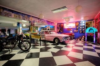 marilyns 60s diner 3